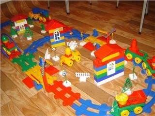 Лот: 116550. Фото: 1. конструктор "железная дорога". Другое (дети растут)