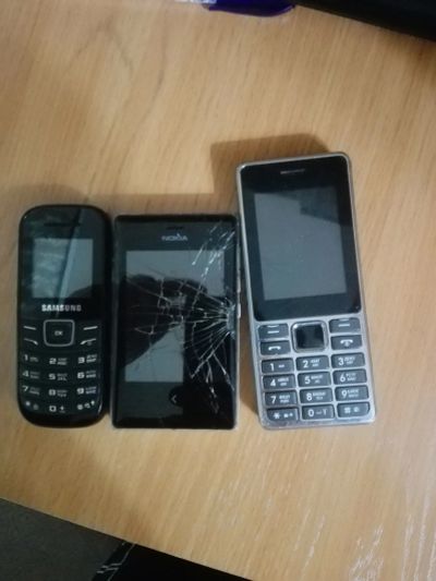 Лот: 15573486. Фото: 1. телефоны одним лотом. Дисплеи, дисплейные модули, тачскрины