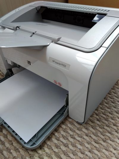 Лот: 11666054. Фото: 1. Принтер лазерный HP LaserJet P1002... МФУ и копировальные аппараты
