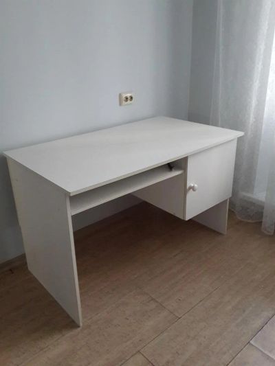 Лот: 3506581. Фото: 1. стол письменный. Столики, стулья, парты