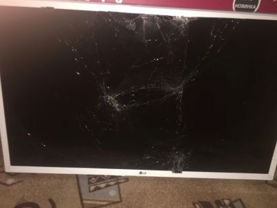 Лот: 12959748. Фото: 1. Телевизор lg 32 дюйма, 80 см разбит... Телевизоры
