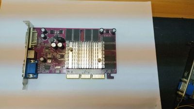 Лот: 16356437. Фото: 1. AGP видеокарта GeForce FX-5200... Видеокарты
