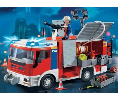 Лот: 8578957. Фото: 1. PlayMobil Пожарная машина. Конструкторы