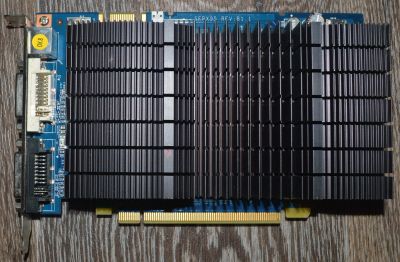 Лот: 12847890. Фото: 1. Бесшумная видеокарта 9500gt 256... Видеокарты