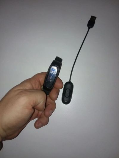 Лот: 18455916. Фото: 1. xiaomi mi band 4. Смарт-часы, фитнес-браслеты, аксессуары