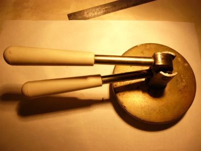 Лот: 3418603. Фото: 1. Закрутка крышек банок при консервировании... Кухонная