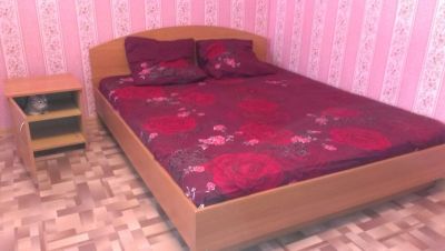 Лот: 3608552. Фото: 1. Кровать 1,6х2, матрас, тумба. Кровати