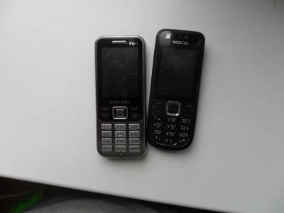 Лот: 10170911. Фото: 1. 2 телефона -Samsung GT-C3322,Nokia... Кнопочные мобильные телефоны