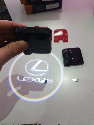 Лот: 12521051. Фото: 1. lexus логотип подсветка на двери... Электроприборы для автомобиля