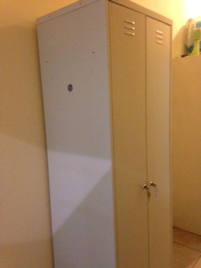 Лот: 9678954. Фото: 1. Шкаф металлический две секции... Другое (мебель)