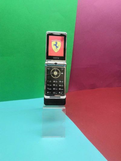 Лот: 16544724. Фото: 1. Телефон Vertu Ferrari F16+ (3000... Кнопочные мобильные телефоны