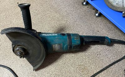 Лот: 20320075. Фото: 1. Угловая шлифовальная машина Makita... Электроинструмент