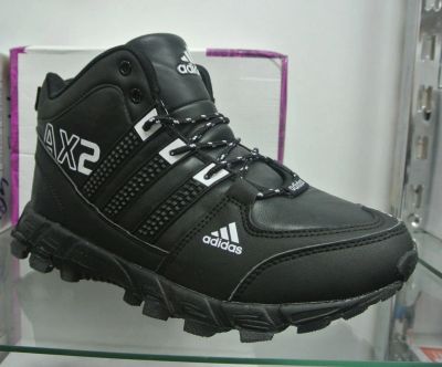 Лот: 9103569. Фото: 1. Кроссовки Adidas с искуственным... Кеды, кроссовки, слипоны