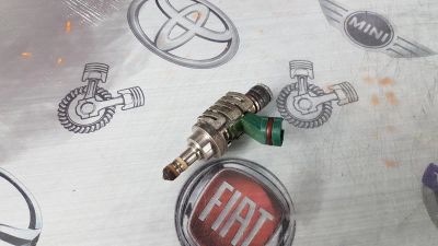 Лот: 23586778. Фото: 1. Форсунка Toyota Crown 3GR-FSE... Двигатель и элементы двигателя