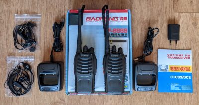 Лот: 25242335. Фото: 1. Комплект из двух раций Baofeng... Рации, радиостанции