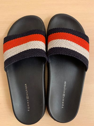 Лот: 16454492. Фото: 1. Шлёпанцы Tommy Hilfiger. Шлепанцы, сланцы