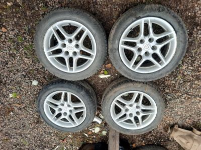Лот: 16716596. Фото: 1. Литье Nissan R16 5x114,3 на резине... Шины на дисках