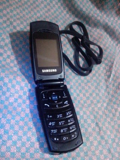 Лот: 3381232. Фото: 1. Раскладушка Samsung SGH-X160... Кнопочные мобильные телефоны