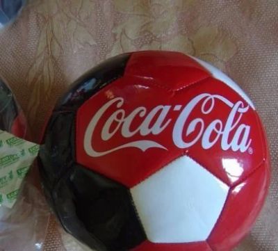 Лот: 12634310. Фото: 1. Мяч Coca-cola. Мячи, ракетки, шайбы, клюшки