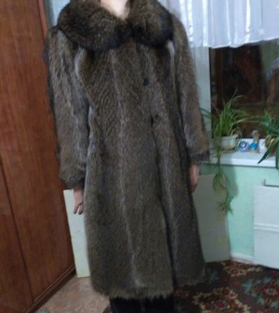 Лот: 8842048. Фото: 1. Шуба из меха енота, енотовая шуба. Верхняя одежда