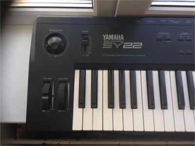 Лот: 6808133. Фото: 1. Синтезатор Yamaha SY22. Клавишные