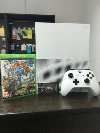 Лот: 16141134. Фото: 1. Xbox One S 500GB + игра Sunset... Игровые приставки, консоли