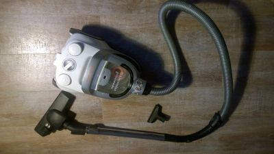 Лот: 6396442. Фото: 1. Пылесос Electrolux Ergoeasy ZTF7615. Пылесосы, паровые швабры