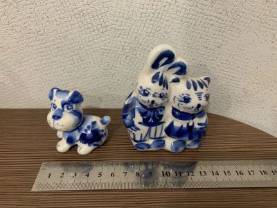 Лот: 21337713. Фото: 1. Гжель Фигурки Заяц и Кот, Пёс. Фигурки, статуэтки