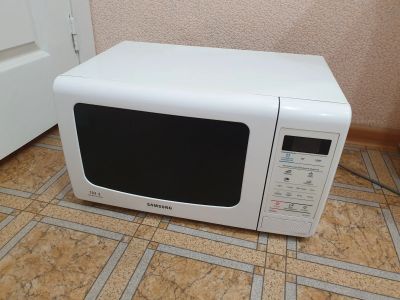 Лот: 20844931. Фото: 1. Микроволновка samsung ge733kr. Микроволновки, мини-печи