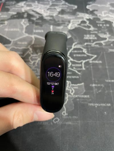 Лот: 16973494. Фото: 1. Mi Band 4. Смарт-часы, фитнес-браслеты, аксессуары