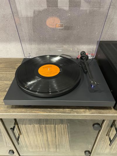 Лот: 19909902. Фото: 1. Проигрыватель винила Pro-Ject... Виниловые проигрыватели и электрофоны