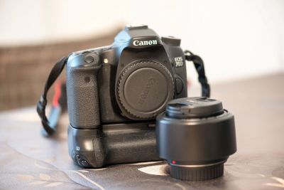 Лот: 14084408. Фото: 1. Canon EOS 70D + (бонусы). Цифровые зеркальные