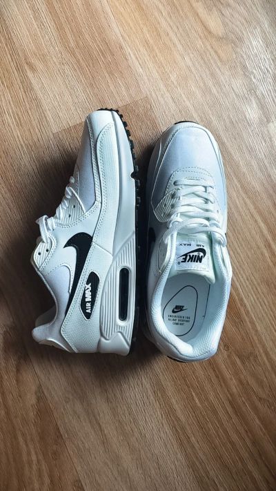 Лот: 24414353. Фото: 1. Кроссовки Nike Air Max 90 новые... Кеды, кроссовки, слипоны