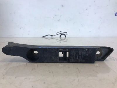 Лот: 21706078. Фото: 1. крепление бампера Ford Focus CB4. Двигатель и элементы двигателя