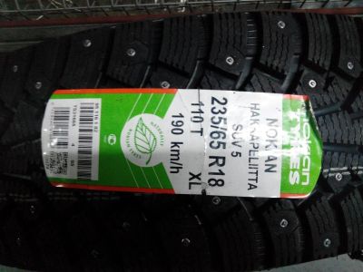 Лот: 5140689. Фото: 1. Зимние шины Nokian 235/65/R18. Шины