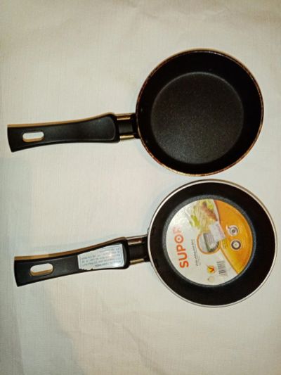 Лот: 16558797. Фото: 1. 2 сковороды с антипригарным покрытием... Сковороды и сотейники