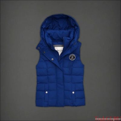Лот: 4537099. Фото: 1. Жилет синий A&F (USA) р-р 42-44. Верхняя одежда