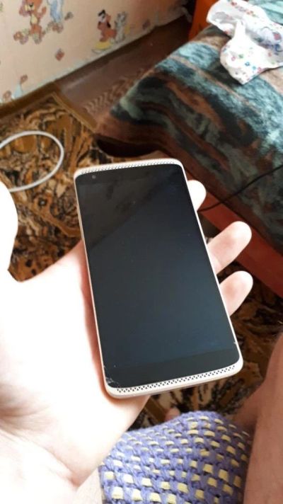 Лот: 11523765. Фото: 1. ZTE Axon mini 32 gb. Смартфоны