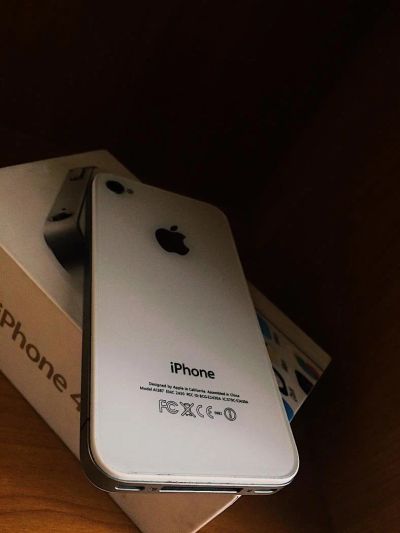 Лот: 9201535. Фото: 1. Продам iPhone 4s 16gb в идеале. Смартфоны