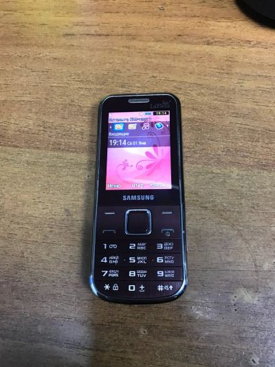 Лот: 10897416. Фото: 1. Samsung GT-C3530. Кнопочные мобильные телефоны