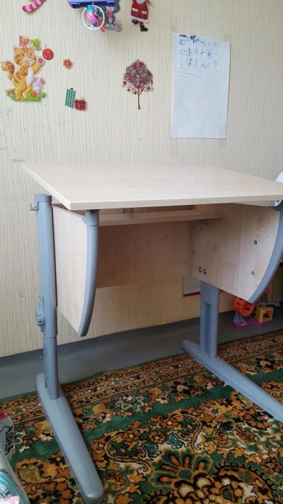 Лот: 7625792. Фото: 1. Парта для отличников:). Столики, стулья, парты