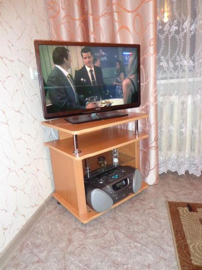 Лот: 3555996. Фото: 1. Тумбочка под телевизор. Тумбы