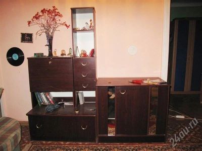 Лот: 449983. Фото: 1. мини "горка" сливового цвета. Гостиные, стенки, горки