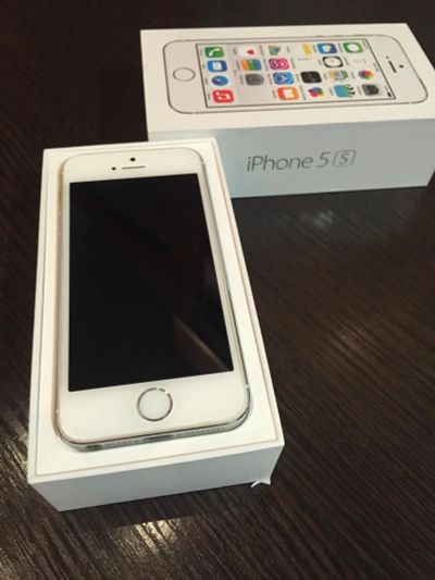 Лот: 11059469. Фото: 1. iPhone 5s 16gb. Смартфоны