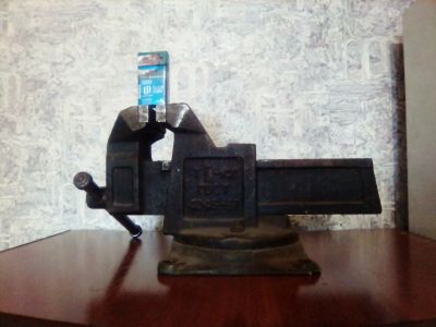 Лот: 14582917. Фото: 1. тиски савдеповские. Ручной инструмент