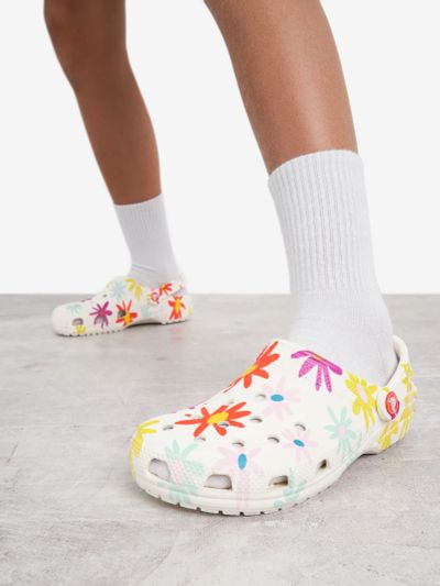 Лот: 25626624. Фото: 1. Сабо для девочек Crocs, Белый. Другое (одежда, обувь, галантерея)