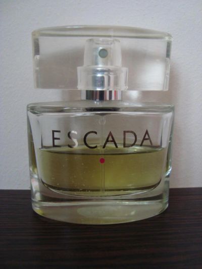 Лот: 8118493. Фото: 1. escada woman 30 мл. Женская парфюмерия