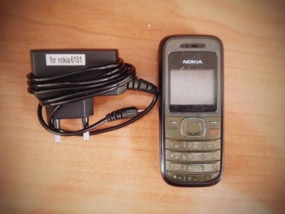 Лот: 9256851. Фото: 1. Nokia 1208 с зарядкой. Кнопочные мобильные телефоны