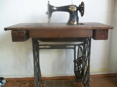 Лот: 3872362. Фото: 1. Щвейная машинка Singer -обмен. Орудия труда