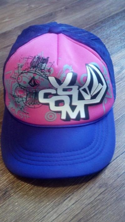 Лот: 4634215. Фото: 1. Кепка Volcom с рубля, обмен. Головные уборы